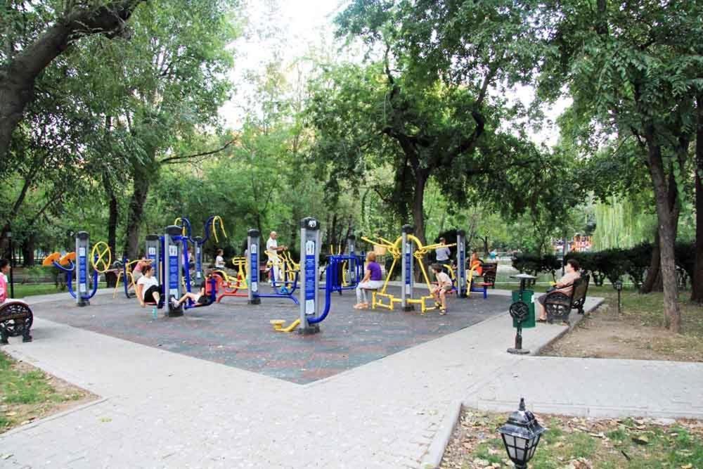 Central Park Bukarest Eksteriør billede