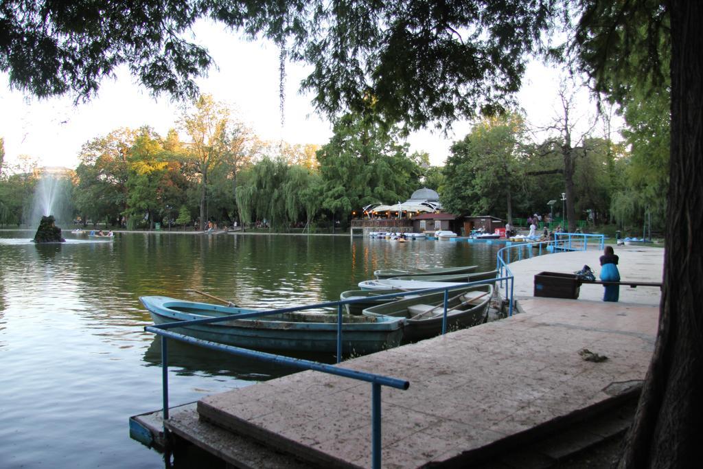 Central Park Bukarest Eksteriør billede